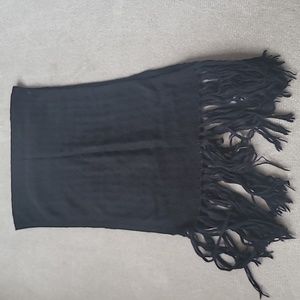 Loma black cashmere scarf